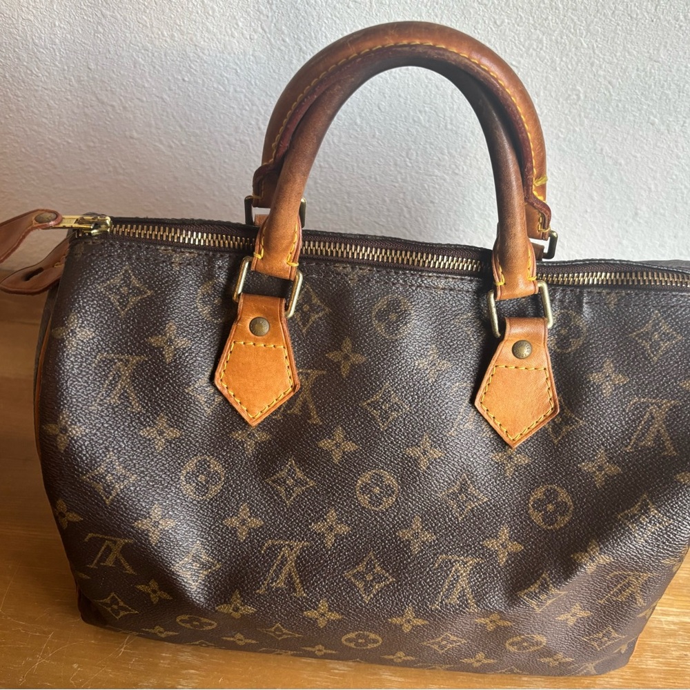 SOLD AUTHENTIC LV SPEEDY 30